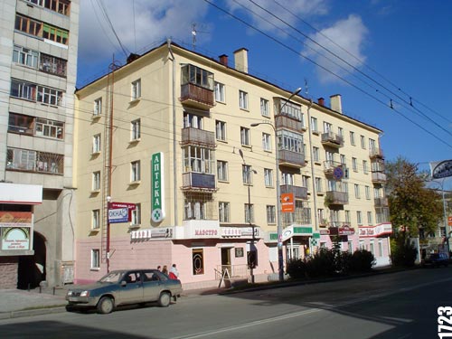Малышева 17